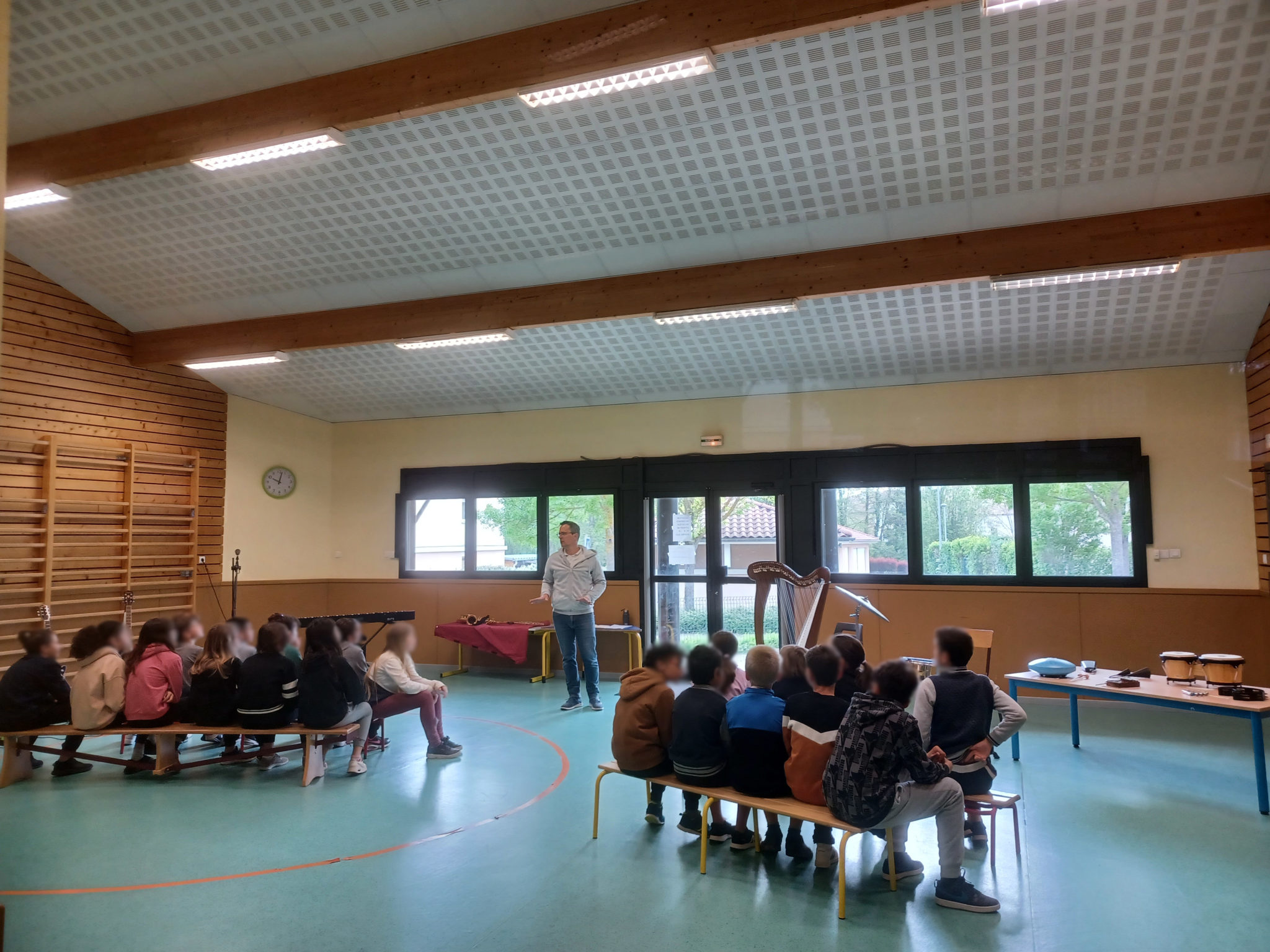 Ateliers d’Art Thérapie avec la classe de CM2 de l’école de Four la Clé des Champs.